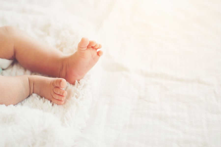 dysplazja stawu biodrowego u niemowląt - przyczyny