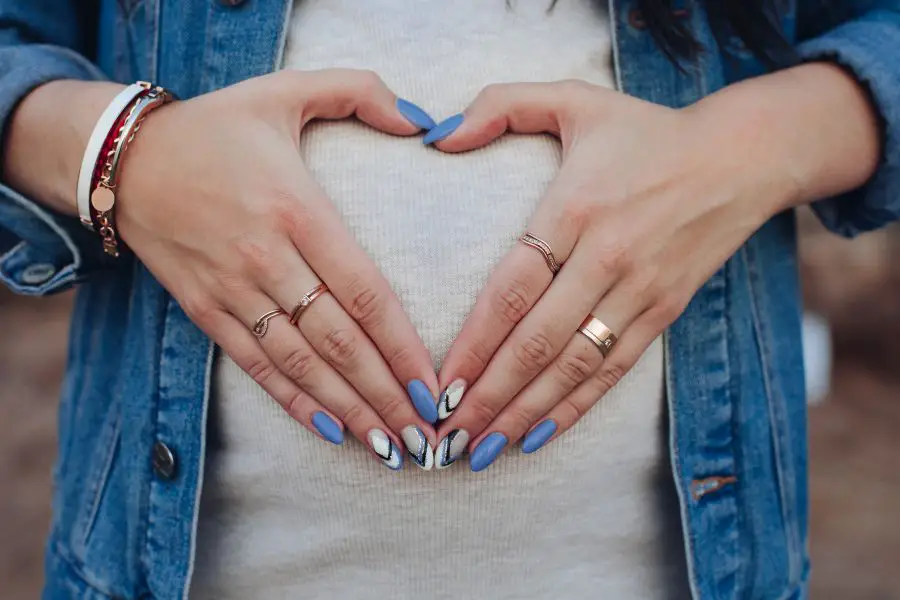 hybrydy w ciąży - przeciwwskazania do manicure hybrydowego