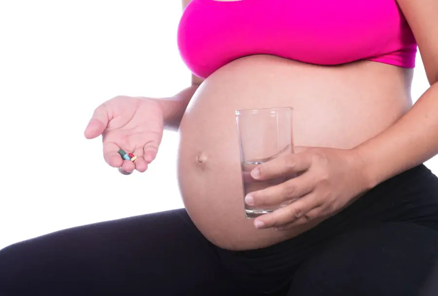 dlaczego angina w ciąży może być niebezpieczna - antybiotyk na anginę w ciąży