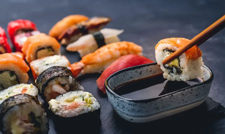 sushi w ciąży - zakaz jedzenia
