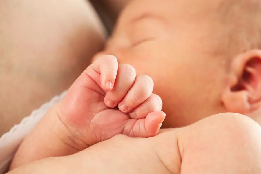 usypianie noworodka - sen niemowlaka