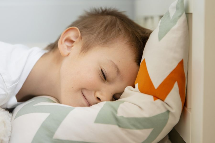 jak zadbać o komfort snu dziecka - kołdry i pościel